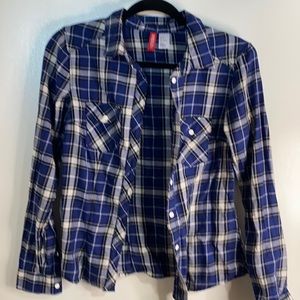 H&M divided blue and cream long sleeve flannel!